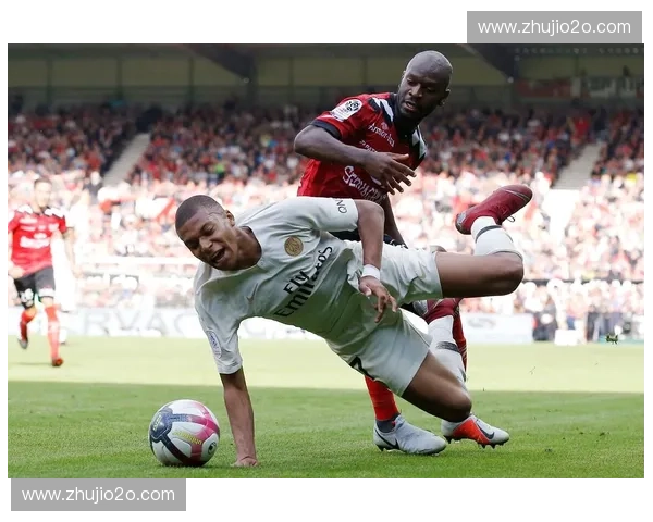 甘冈足球俱乐部崛起之路:历史成就与未来展望分析 甘冈足球俱乐部崛起之路:历史成就与未来展望分析